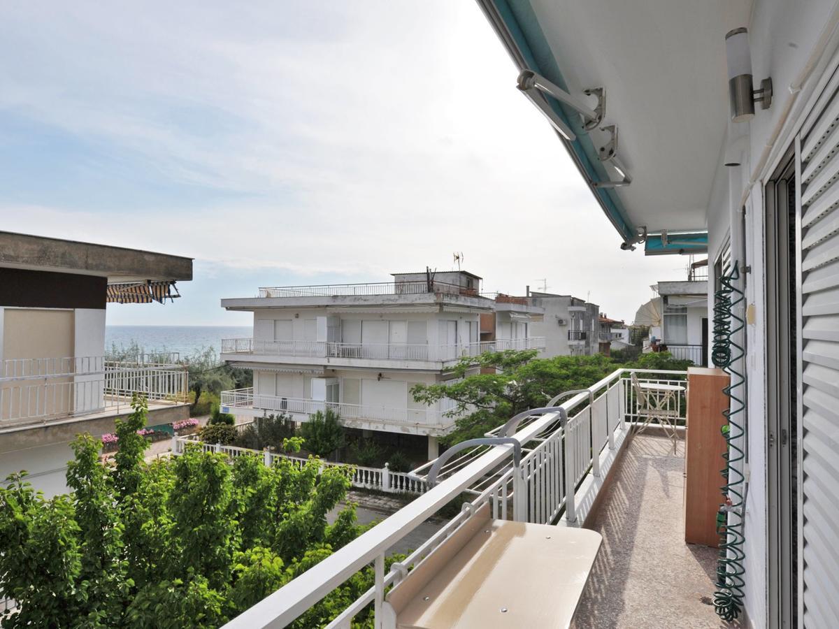 Themis 40 Steps From Beach Paralia Dionysiou Bagian luar foto