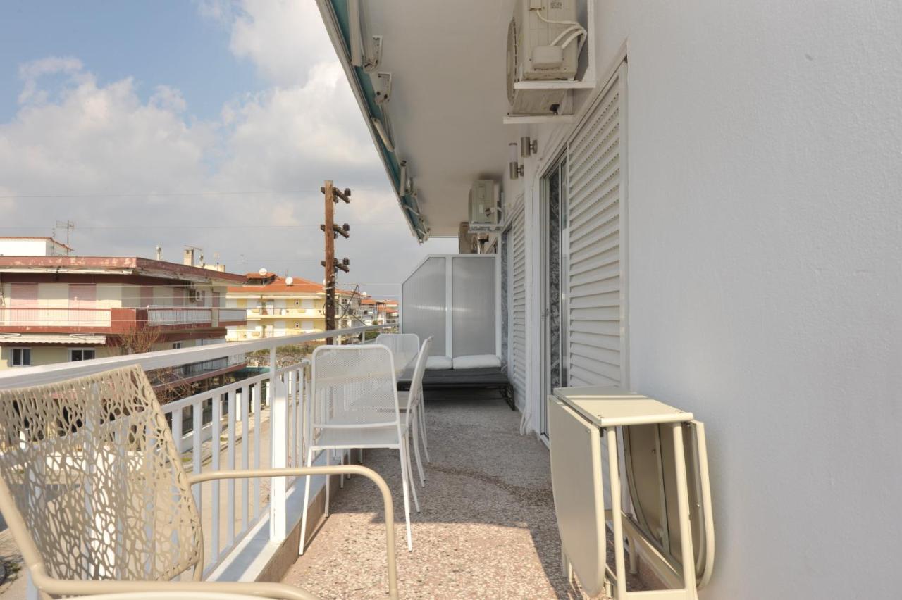 Themis 40 Steps From Beach Paralia Dionysiou Bagian luar foto